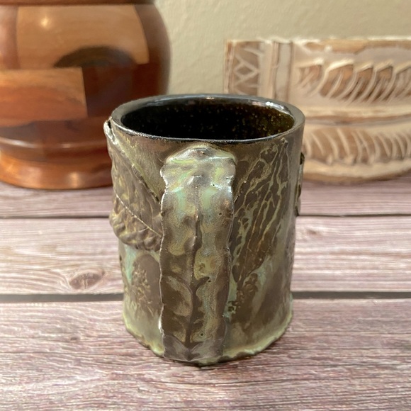 Artisan made Army/ Olive Green Mug w/ primitive texture & leaf application. - Picture 5 of 10